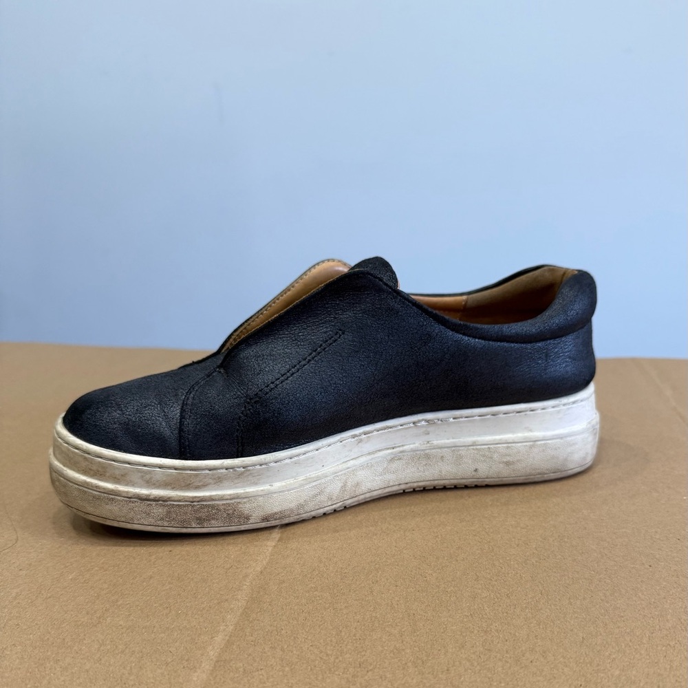 J Slides Leather Black Slip-On Sneakers SZ.7